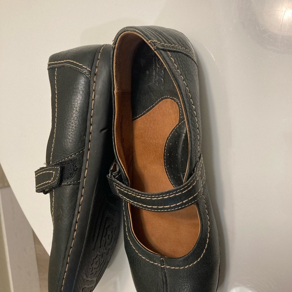 Chocolate brown shoes
Size 10 and euro 42. Leather - Picture 6 of 6